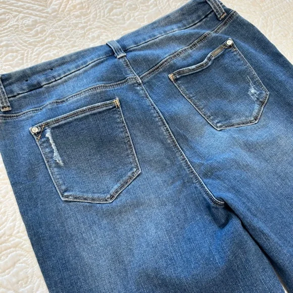 CHICO'S Embroidered Ankle Jeans - So Slimming Girlfriend - Picture 11 of 14